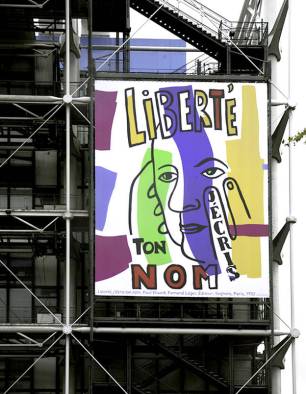 PretaLiker-la-facade-du-Centre-Pompidou-s-orne-de-la-poesie-de-Paul-Eluard