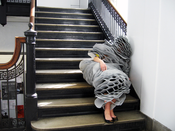 Sains et Saufs au mudac (Lausanne) Sleep Suit de Forrest Jessee